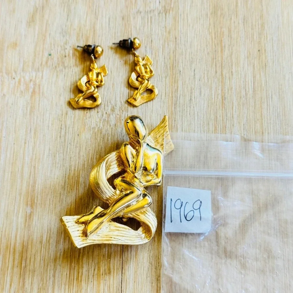 N/A vtg shipping ribbon